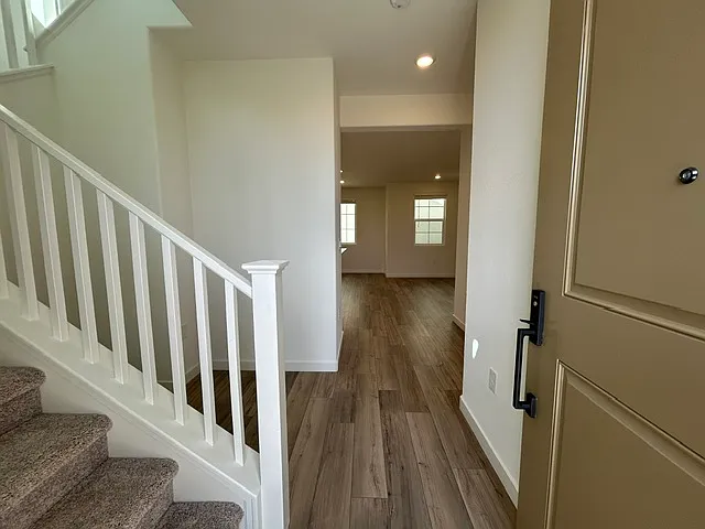 4 bed, 3.0 bath, 1870 sqft, $3,295 — Photo 3
