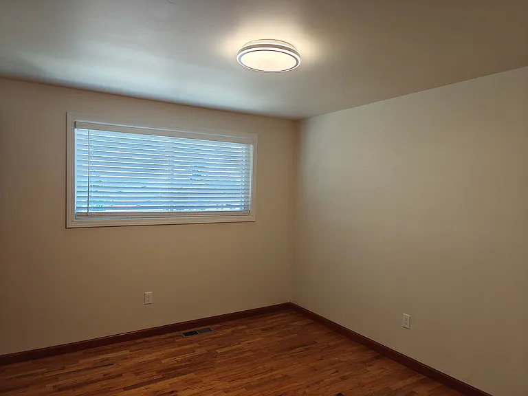 2320 S Eddy St — Photo 11