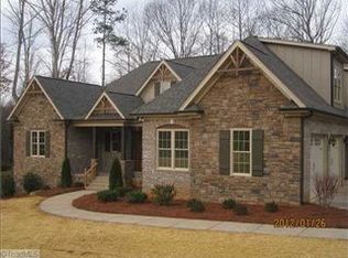 6089 Mountain Brook Rd, Greensboro, NC 27455