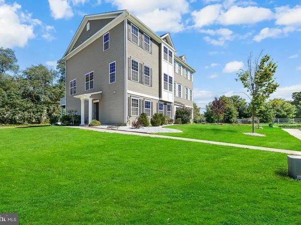 40 Mountie Ln, Chesterfield, NJ 08515