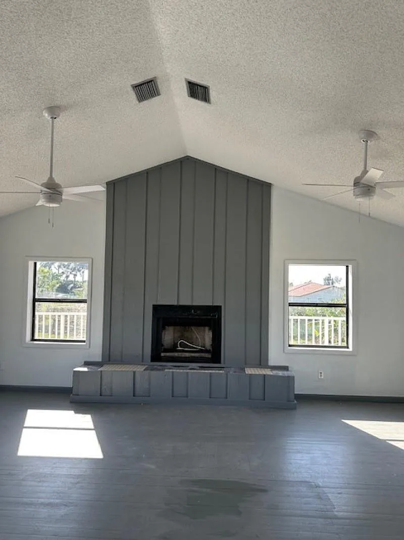 2 bed, 2.0 bath, 3650 sqft, $5,725 — Photo 4