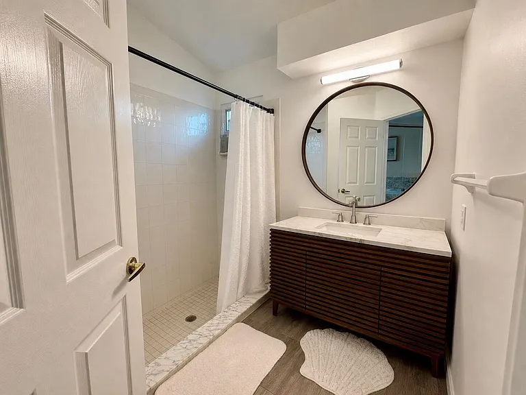 6135 Drake St — Photo 8