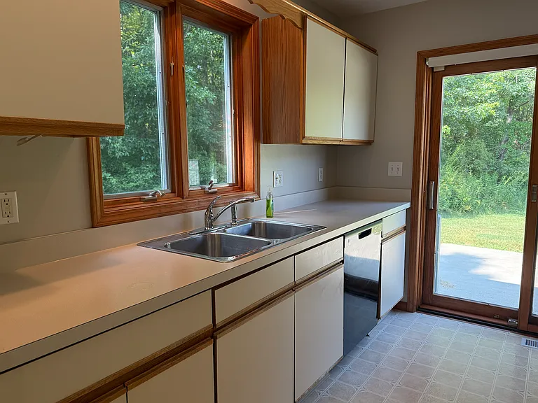 1 Red Maple Ln — Photo 2