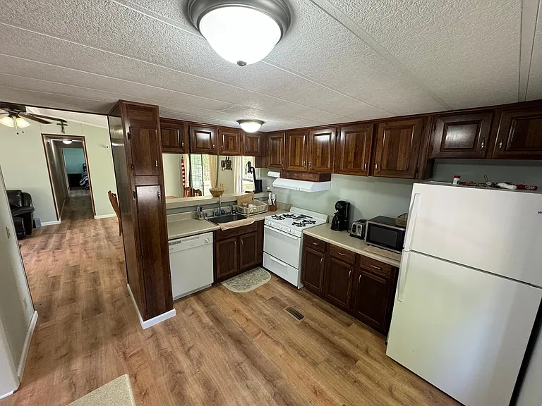 126 Village Ln — Photo 13