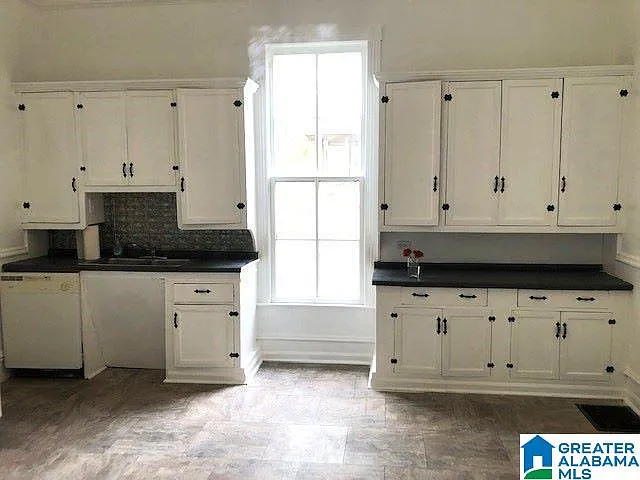 440 Middle St — Photo 4
