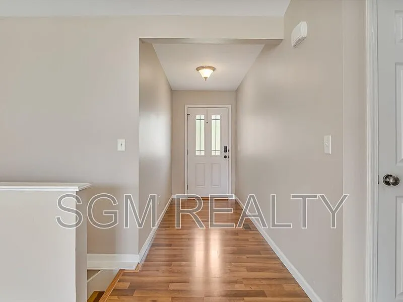 3 bed, 2.0 bath, 1425 sqft, $2,500 — Photo 4