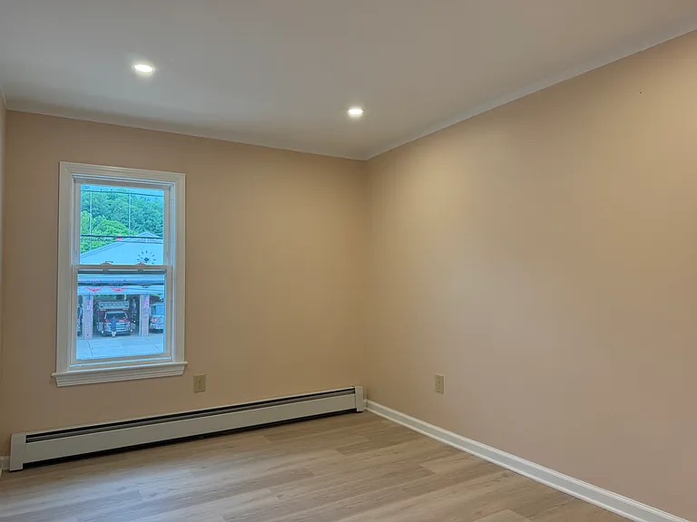 44 N Main St — Photo 16