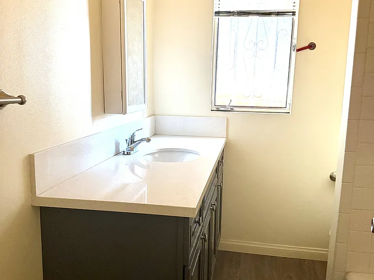 7234 S La Cienega Blvd #4 — Photo 10