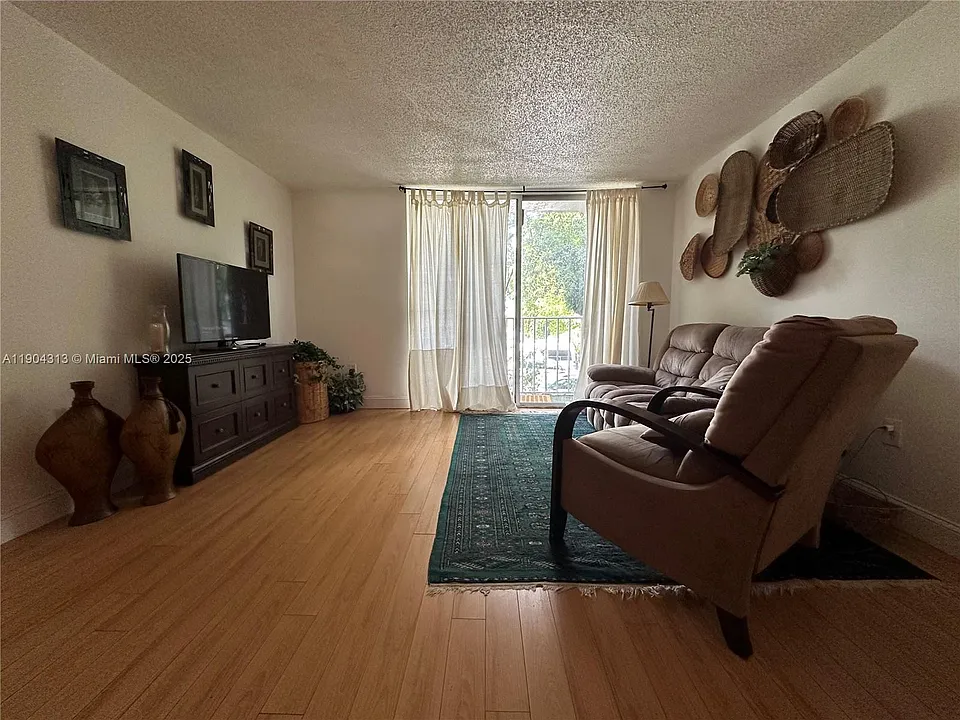 1720 NW North River Dr #305
