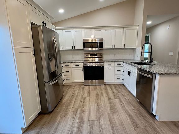 4th image of 2073 35th Ave