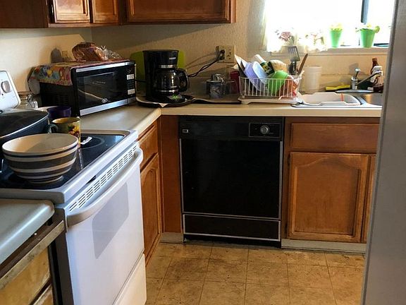 4th image of 141 Riverview Dr