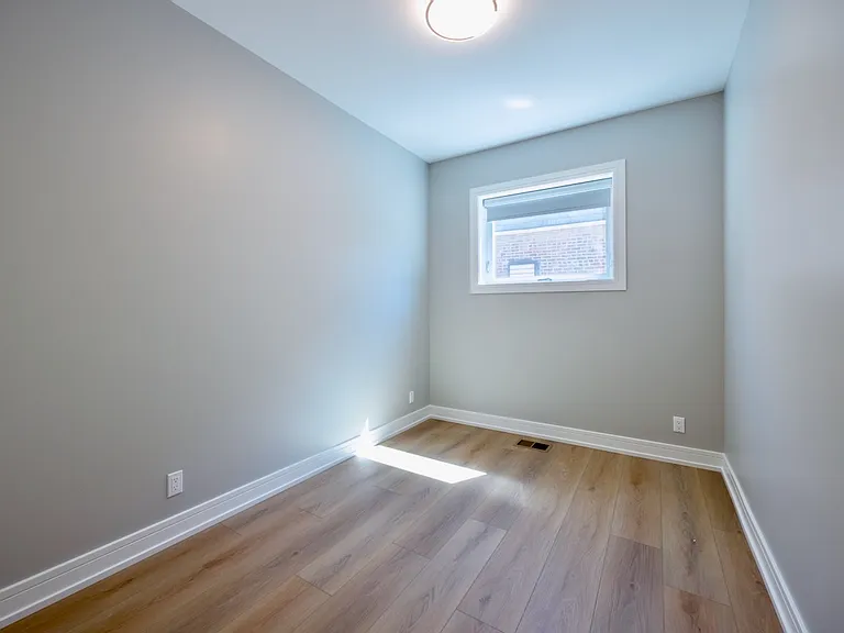 1809 S Laflin St — Photo 9