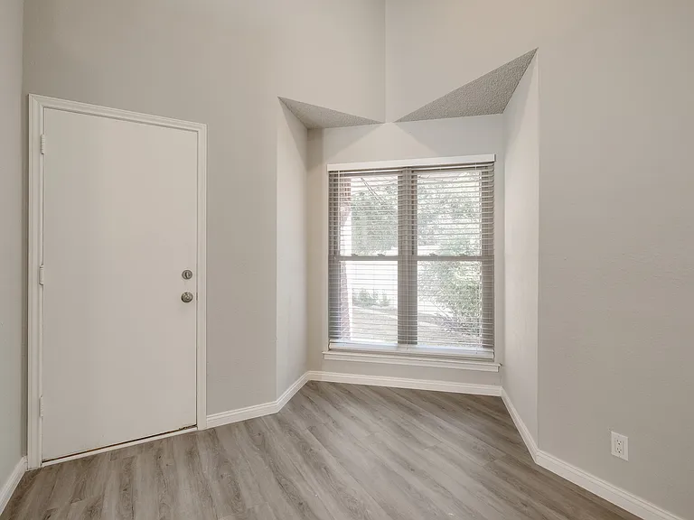 14118 George Rd — Photo 11