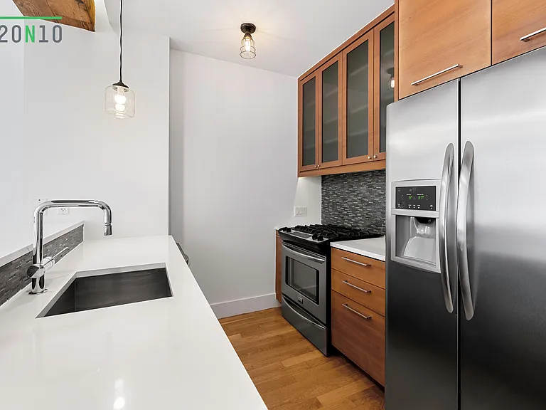 220 N 10th St #4F — Photo 5