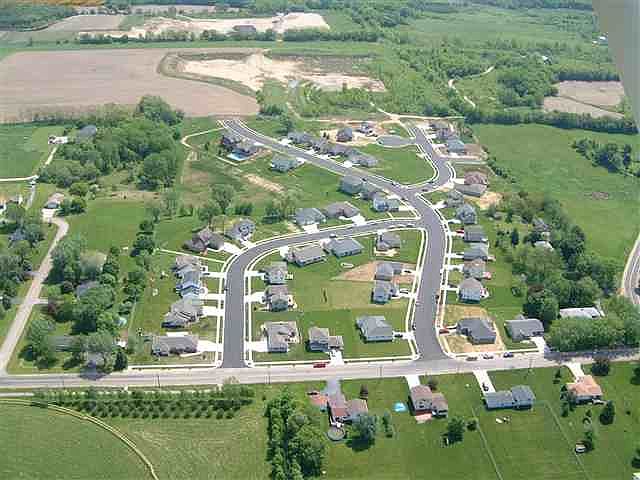 2nd image of 2425 Stone Crest Rd