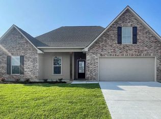 205 Zachary Ln, Bridge City, TX 77611