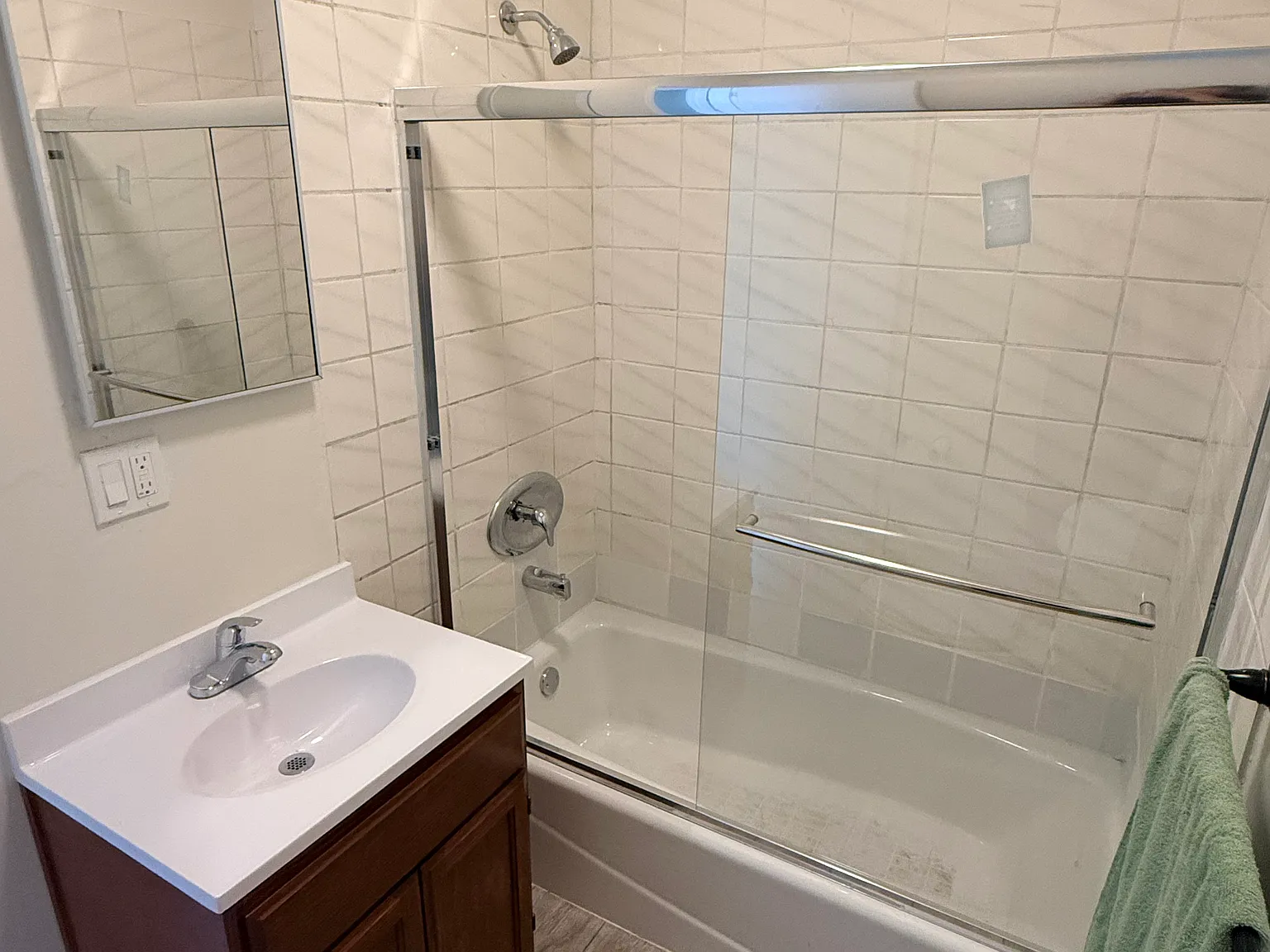 2 bed, 650 sqft, $2,000 — Photo 2