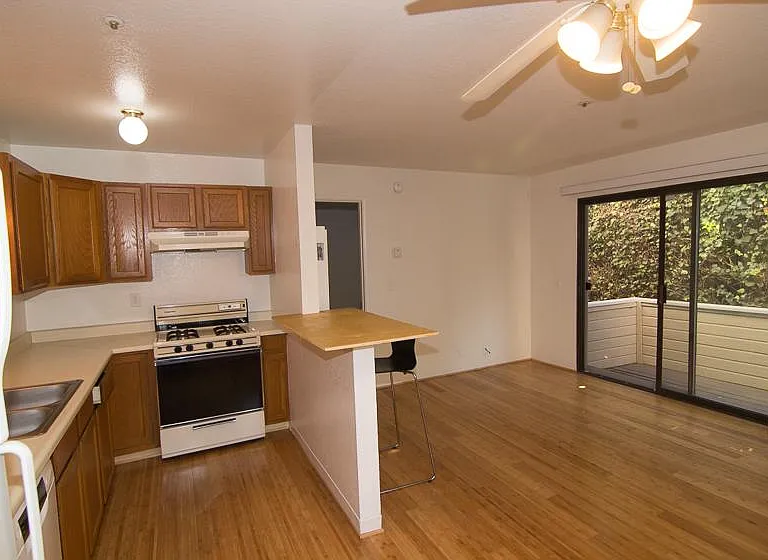 1215 Cacique St #D — Photo 3