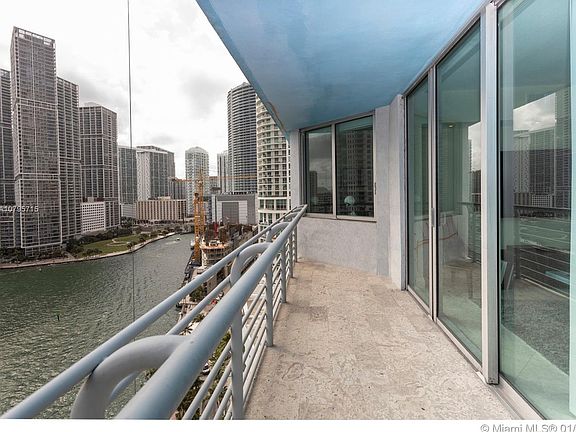 3rd image of 325 Biscayne Blvd APT 1921