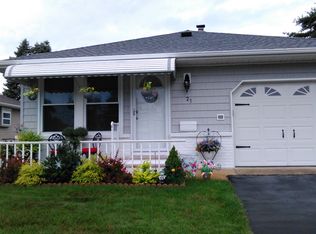 21 Bolans Ct, Toms River, NJ 08757