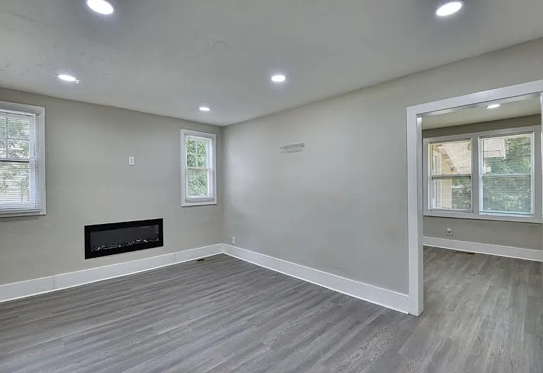 1888 Vesta Ave — Photo 2
