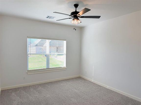 5th image of 1801 Zainab Ln
