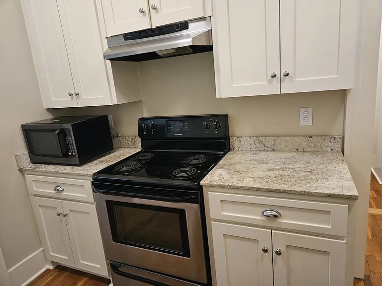 523 Orange St — Photo 9