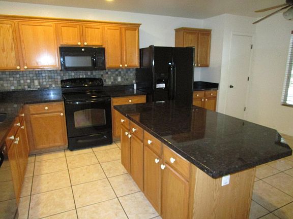 5th image of 628 E Sterling Canyon Dr