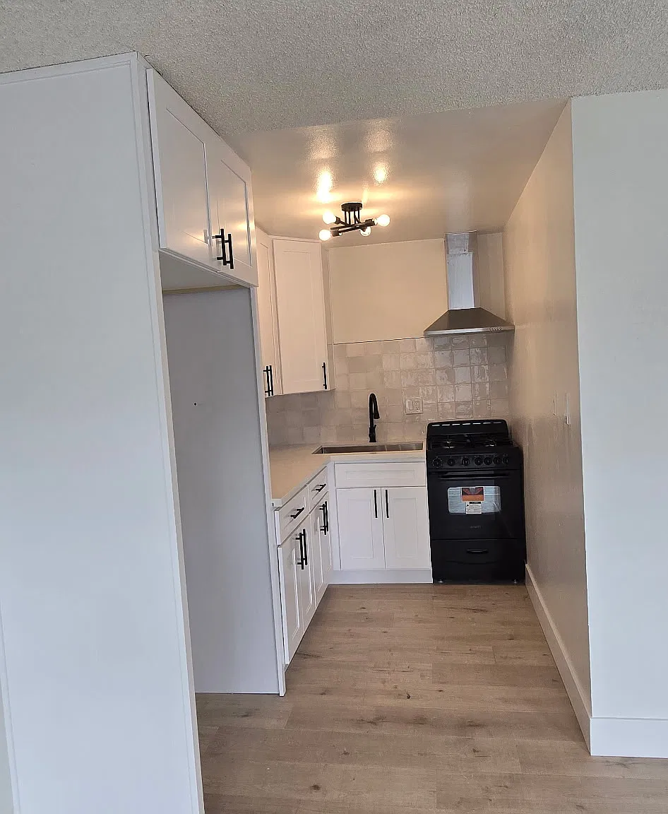 18216 Kingsdale Ave — Photo 3