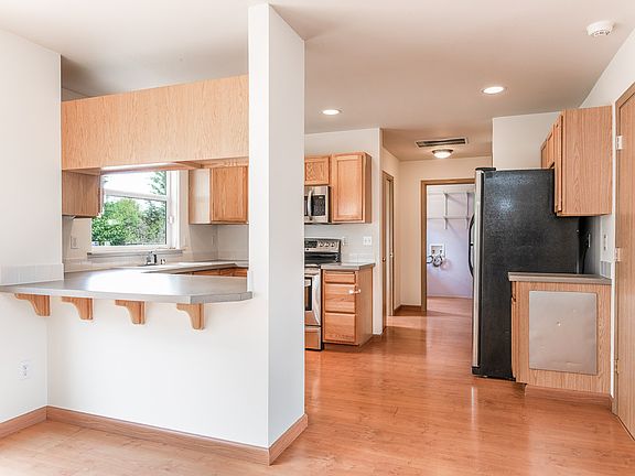5th image of 6721 130th St Ct E