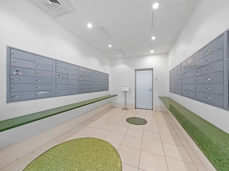 125 S Green St #1002A — Photo 16