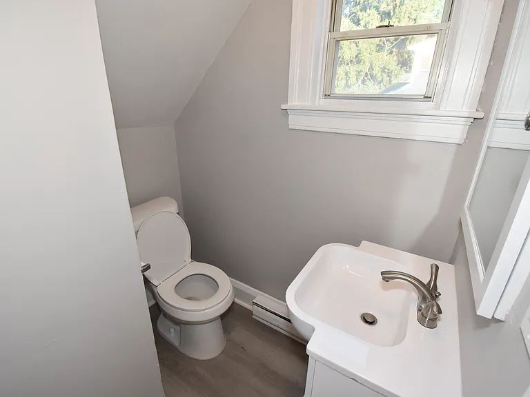 186 W Main St #C — Photo 19