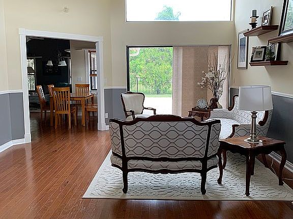 Entrance to Formal Living Rm