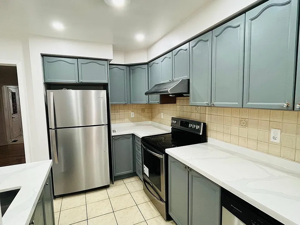 48 Herdwick St #UPPER LEVEL