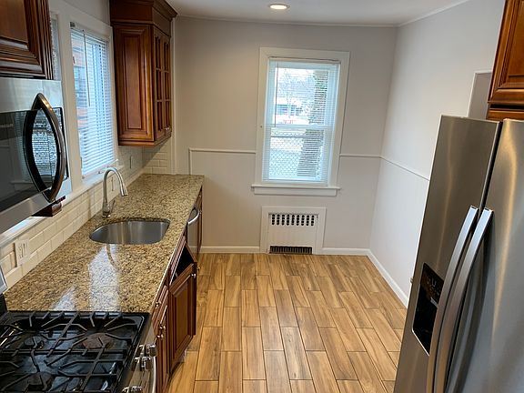 4th image of 297 Main St #1