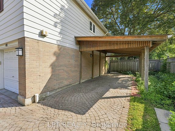 3rd image of 46 Tweedrock Cres