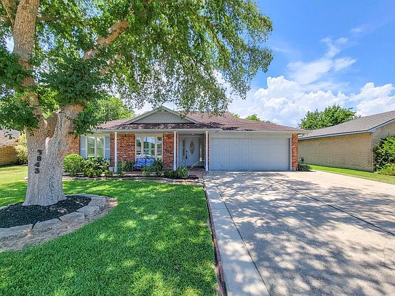 5th image of 3843 Redbud Dr