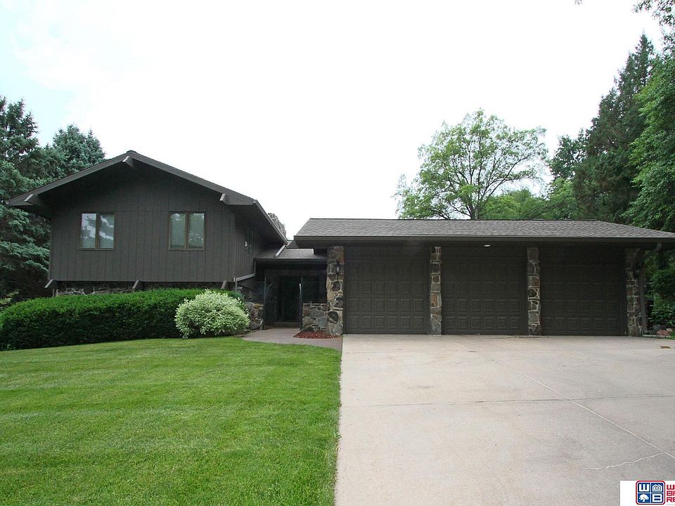 1st image of 6421 Rogers Cir