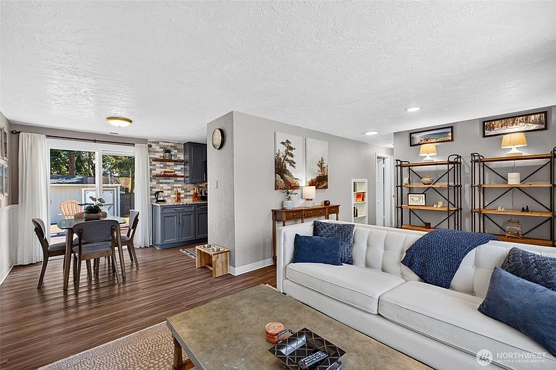 5th image of 3017 N Bennett Street