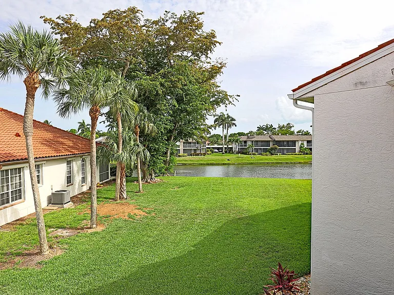 11921 Seabreeze Cove Ln — Photo 43
