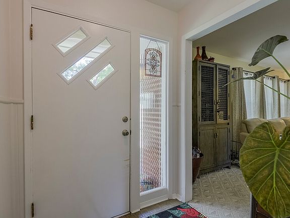 3rd image of 1905 Thomas Pl