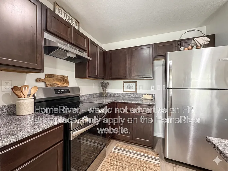 7656 Mailes Ct #202 — Photo 4