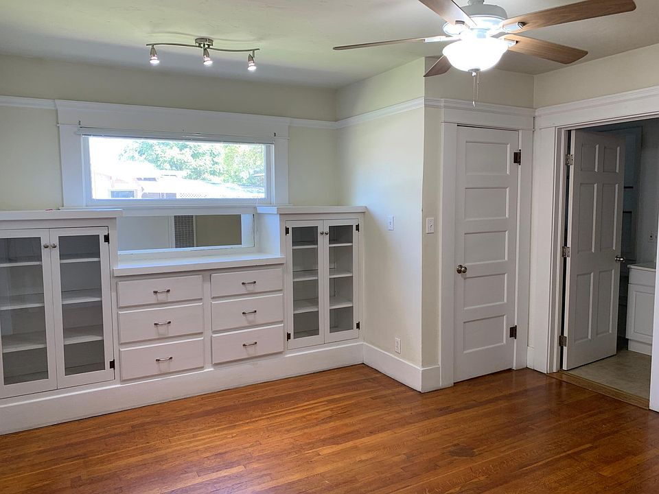 1st image of 1396 N Del Mar Ave