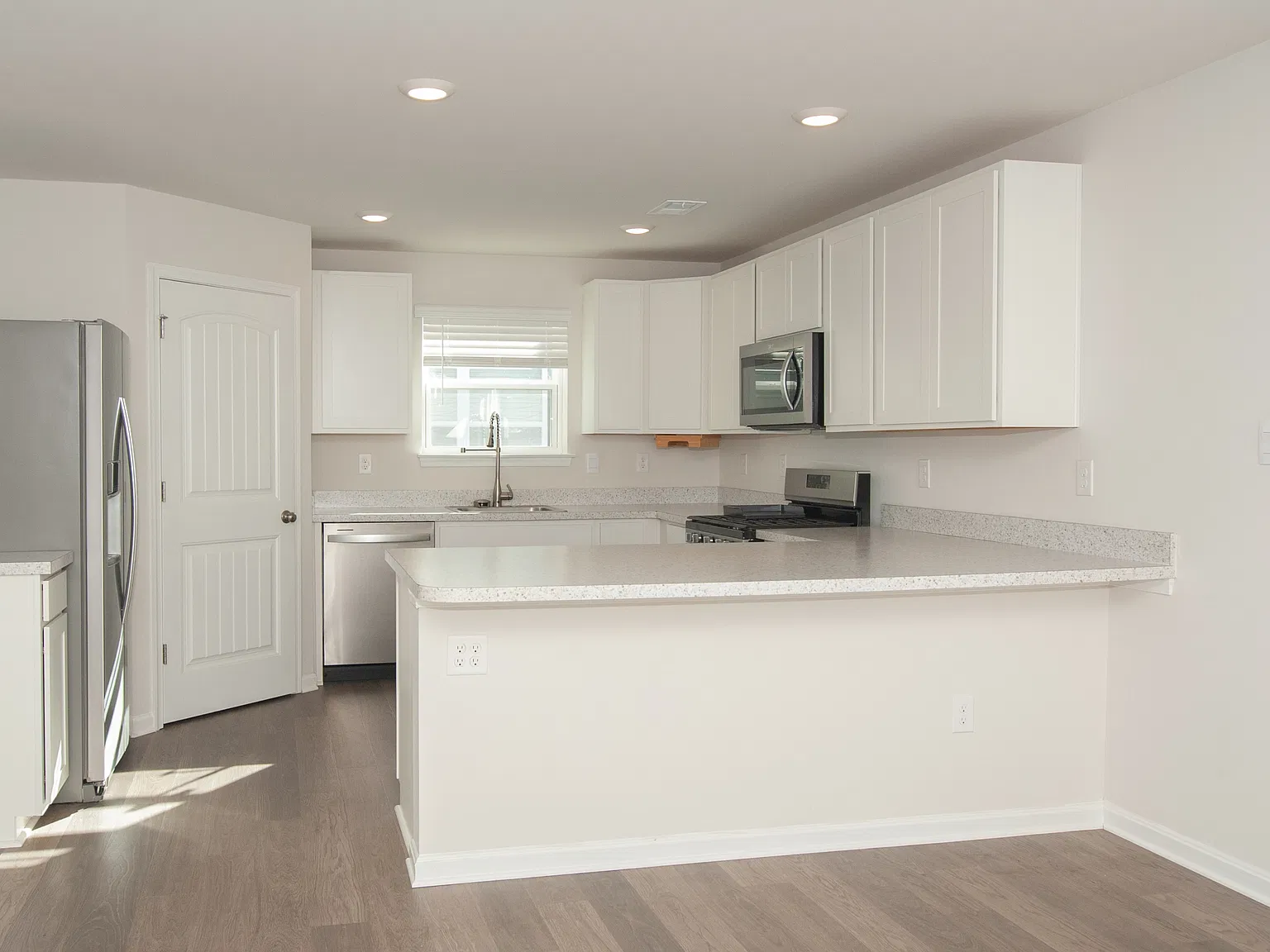 Weeks- 10895 Farmerfield Street - 1 — Photo 4