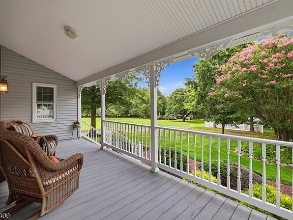3rd image of 41 Alpine Way