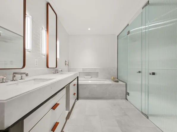 250 East 21st Street image 15 of 24