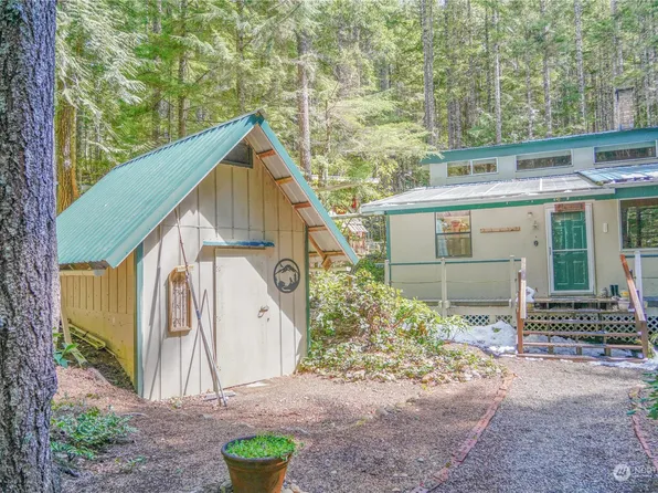 51 N Bearden Way, Hoodsport, WA 98548