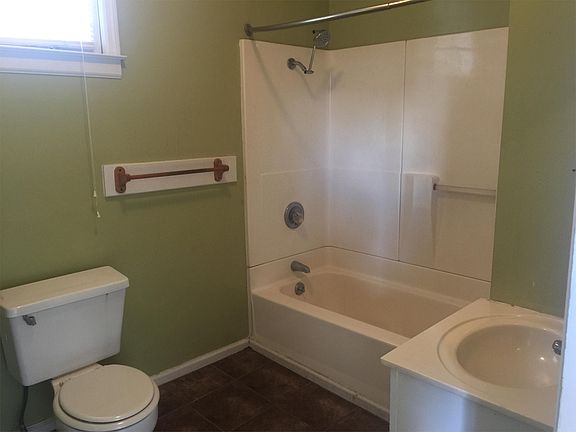 Full bathroom