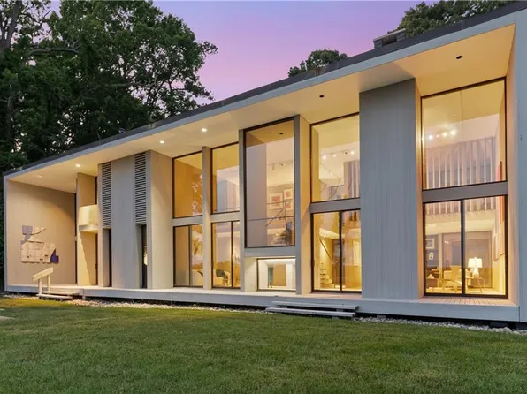 1336 Moyer Rd, Newport News, VA 23608