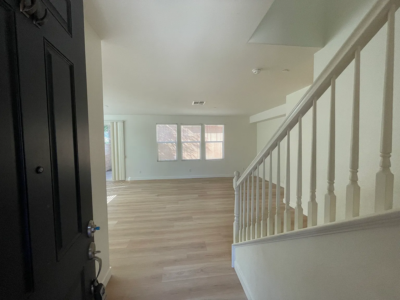 3 bed, 2.5 bath, 1830 sqft, $3,000 — Photo 4